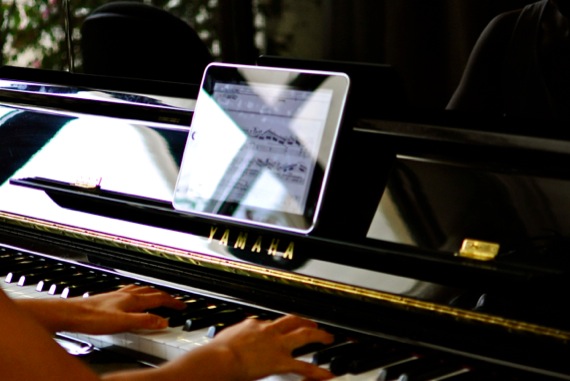 finn-at-the-piano-with-ipad