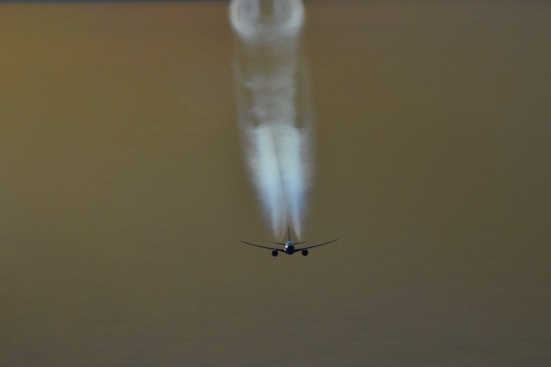 777_Contrails2