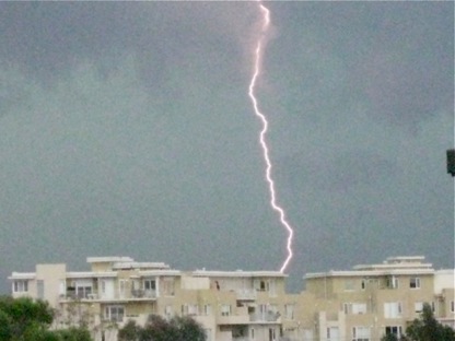 lightning-in-port-melburne